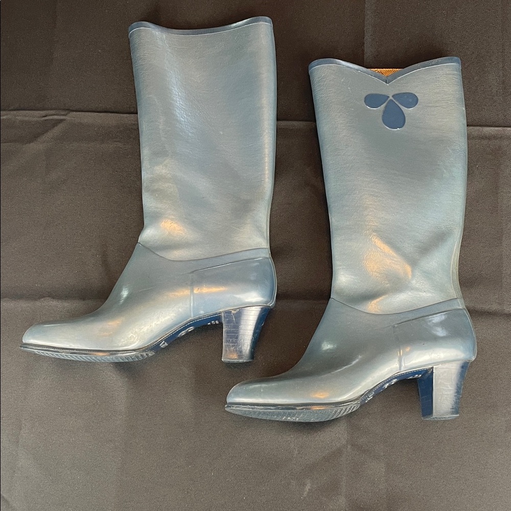 Nokia Blue rain boots Footwear round toe 3 inch heel ladies size 7.5 size 38